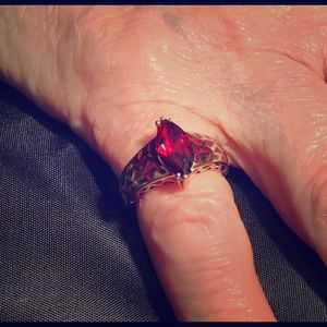 Red Garnet Ring💥Beautiful Marquee Cut Stone set In Gold